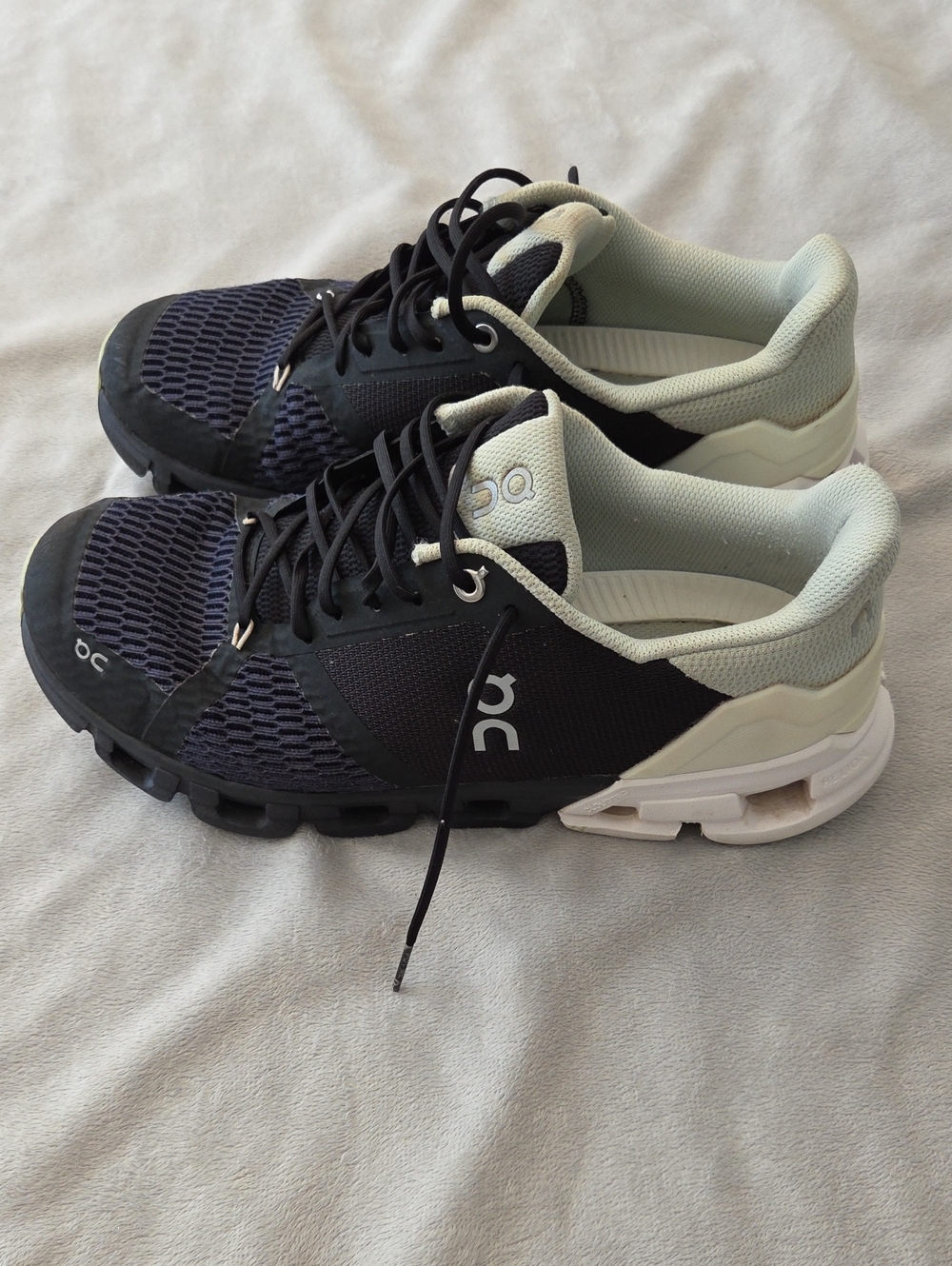Womens On Running, Blue, Pale Green & White Sneakers. Size 9.5